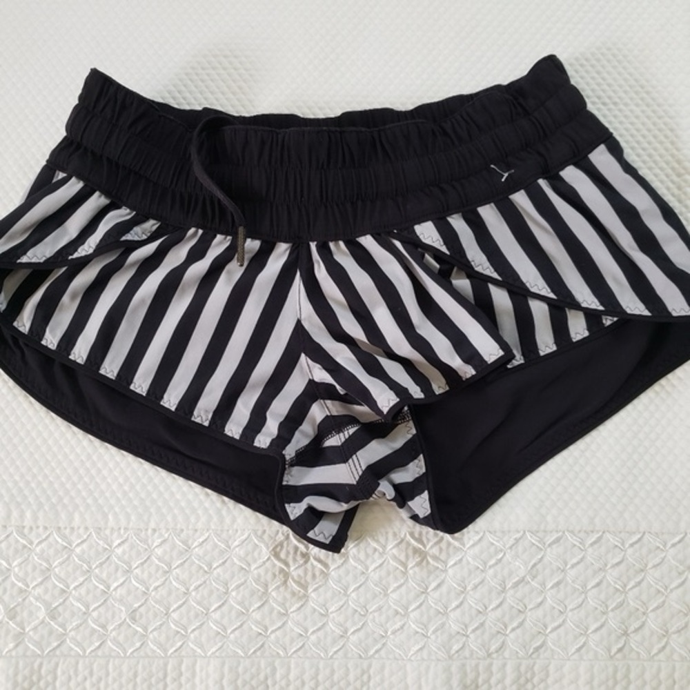 Lululemon Reversible Shanti Surf Short Sz 4 - Picture 7 of 8